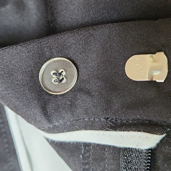 Dockers Shorts - Picture 3 of 4